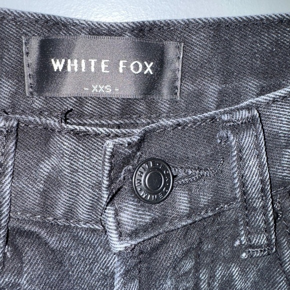 White Fox Boutique Rock Your Body High Waist Straight Tapered Mom Jeans XXS - Picture 2 of 7